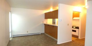 Rent Special: 1/2 Off June's Rent!! - Downstairs 2 Bedroom Unit Gallery 12