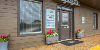 The Residences at 1671 Campbell Gallery 18