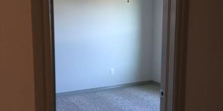 3 Bed | 2 Bath Home - Deer Creek Schools - Storm Shelter - Rockwell Village Addition Gallery 12