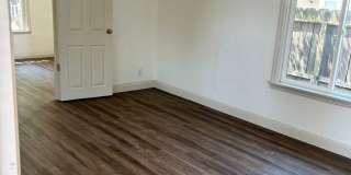 Charming 2 bed 1 bath near tower district Gallery 17