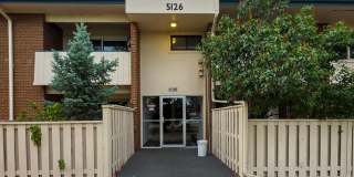 *AVAILABLE NOW*  2 bed 2 bath condo with community pool and on site parking! Gallery 1