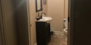 Beautiful Mt Washington 2 Bed Townhouse Available in June! Gallery 7