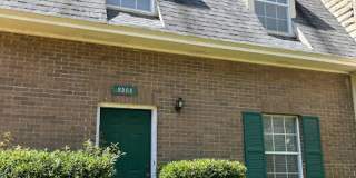 2 Bedroom / 2.5 Bath off N Monroe - Gallery 1