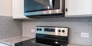 BEAUTIFUL 2 Bedroom Townhome in MIDLAND AVAILABLE JUNE 2026 Gallery 12