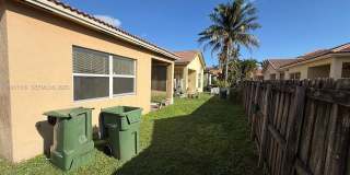 2221 NE 37th Ter Gallery 24