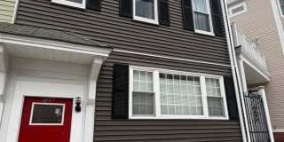 Cozy and Sunlit 1 bed 1 Bath! Gallery 1