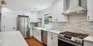 1249 Goodwin NE Gallery 3
