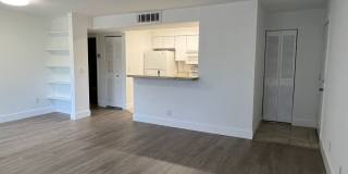 Beautiful Apartment in Gated Community FULL SIZE washer/dryer Gallery 1
