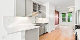 Gorgeous Townhouse with Central AC and Rooftop Deck Gallery 8