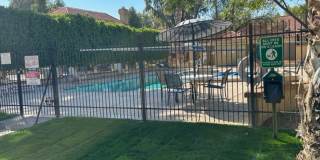 ELLIOT PLACE CONDOMINIUMS UPDATED/REMODELED GROUND FLOOR 1 BED PLUS DEN UNIT WITH 1 CAR GARAGE Gallery 6