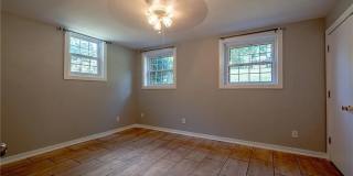 Room in 5 Bedroom Home at Kinnamon Rd Gallery 30