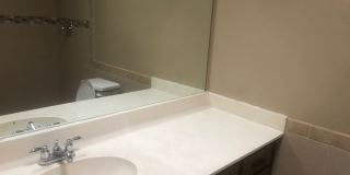 Centrally located 3 bedroom condo Gallery 17