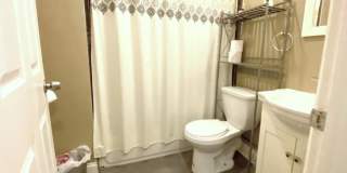 1501 North Sedgwick Gallery 9