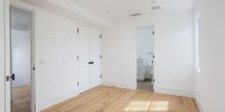 400 40th Street Gallery 17
