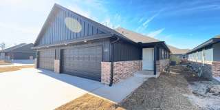 Welcome to Masonwood featuring this 3 Bedroom 2 Bath 2 Car Garage Duplex in a Great location close to the Broadway Extension and only 8 minutes from downtown OKC Gallery 1