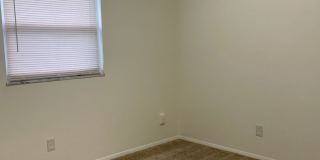 One story 2 bedroom with washer/dryer hook up Gallery 7