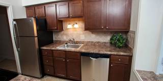 Colonial Court Apartments Gallery 7