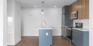 Graduate Pointe Gallery 15