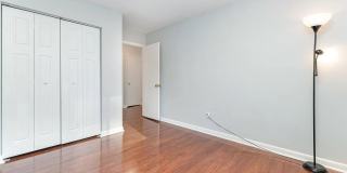 Room in 3 Bedroom Home at Sandy Creek Dr Gallery 19