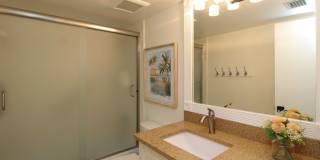 ** CANAL VIEW 2 BEDROOM\2 BATH CONDO ** SEASONAL OR ANNUAL ** BLUE POINT CLOSE TO DOWNTOWN NAPLES AND NAPLES BEAUTIFUL BEACHES ** CANAL BOAT SLIP AVAILABLE ** Gallery 34
