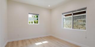 11120 Emelita Street Gallery 12