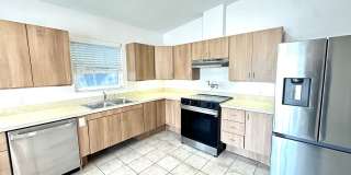 3BR/2BA Oasis with Chef's Kitchen, Private Suite, and Serene Outdoor Haven! Gallery 4