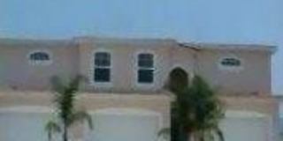 WALK TO BEACH, 3 BEDROOM 2 CAR GARAGE HOME!!! CLOSE TO EVERYTHING! Gallery 1