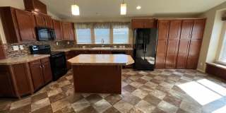 Beautiful Newer Home Gallery 17