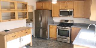 Amazing 2 bedroom townhome in the Woodbridge Community! Gallery 4