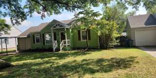 MUST SEE- Updated kitchen/Hardwood floors!! Gallery 1