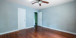 1119 Regent Street Southwest - B Gallery 4