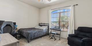 4 Bedroom Home with Solar Panels: MOVE-IN SPECIAL Gallery 17