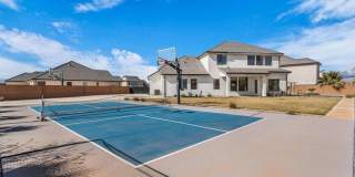 Custom 6 Bedroom Home in Great Location. Gallery 5