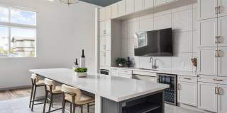 Obsidian on Glendale Gallery 18