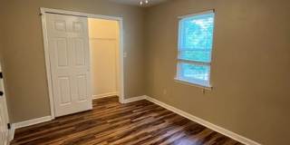 Stunning 2 Bed, 2 1/2 Bath Townhouse Available Now Stunning 2 Bed, 2 1/2 Bath Townhouse Available Now Gallery 24