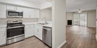 Oasis of Mandarin - Apartments & Townhomes Gallery 13