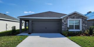 LIKE NEW!!! 4-Bedroom, 2-Bathroom in Villamar Winter Haven Gallery 1
