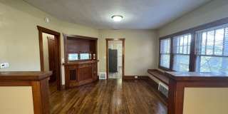 5 Bedroom Rental in Moline Gallery 3