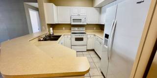 3 bedroom 2 bathroom Condo in the Gardens at Beachwalk Gallery 8