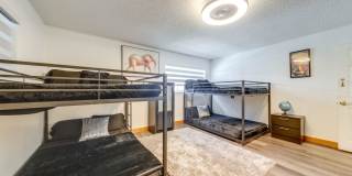 Spacious 3-Bedroom West Park Home with Private Pool Spacious 3-Bedroom West Park Home with Private Pool Gallery 26