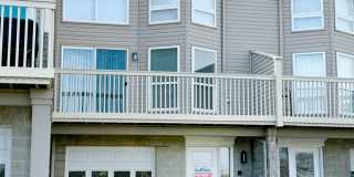 Contemporary Condo with River Views in Historic Marietta! Gallery 1