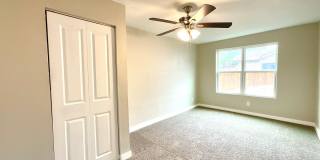 Move-In Ready 3BD/2BA – Laminate Floors, Fenced Yard & Prime Location! ACCEPTS SECTION 8 Gallery 24
