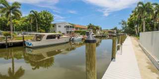 ** CANAL VIEW 2 BEDROOM\2 BATH CONDO ** SEASONAL OR ANNUAL ** BLUE POINT CLOSE TO DOWNTOWN NAPLES AND NAPLES BEAUTIFUL BEACHES ** CANAL BOAT SLIP AVAILABLE ** Gallery 51