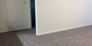 NICE CONDO AT THE RESERVES @ GALLERIA IN ROSEVILLE!! Gallery 6