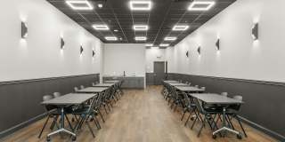 Renaissance Plaza Square Gallery 44
