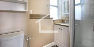Nice 2 bed steps from Berklee College Gallery 9