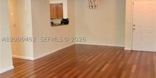 529 E Sheridan St Gallery 4