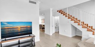 Spacious & Fully Renovated Townhome in East Hollywood – Prime Location! Gallery 6