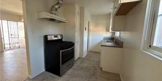 253 E Villa Street Gallery 9