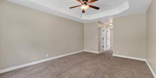 Pet Friendly Four Bedroom! Gallery 21